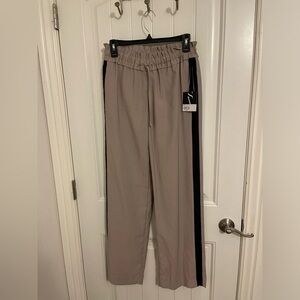 Simply Vera Wang paper bag waist pocketed pants women XL beige,black tuxedo stp‎